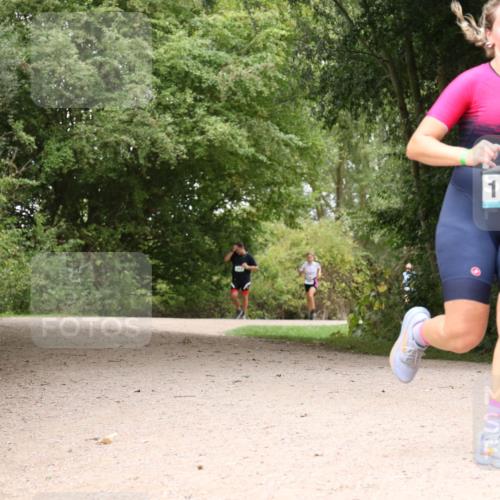 30.08.2026 - Elbe Triathlon Hamburg Antke Förster http://msf.ph/oto/10104227 30.08.2026 11:52:31 Laufen 1400 meine-sportfotos.de