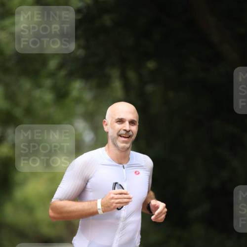 30.08.2026 - Elbe Triathlon Hamburg Antke Förster http://msf.ph/oto/10104240 30.08.2026 11:48:14 Laufen  meine-sportfotos.de