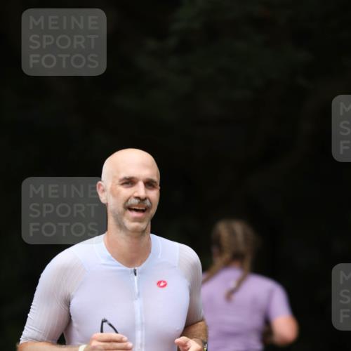 30.08.2026 - Elbe Triathlon Hamburg Antke Förster http://msf.ph/oto/10104242 30.08.2026 11:48:15 Laufen  meine-sportfotos.de