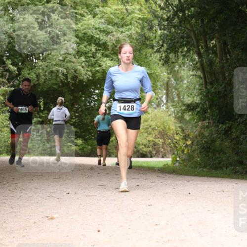30.08.2026 - Elbe Triathlon Hamburg Antke Förster http://msf.ph/oto/10104245 30.08.2026 11:52:46 Laufen 468, 1428 meine-sportfotos.de