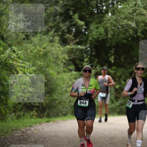 30.08.2026 - Elbe Triathlon Hamburg Antke Förster http://msf.ph/oto/10104256 30.08.2026 11:48:34 Laufen 944, 33 meine-sportfotos.de