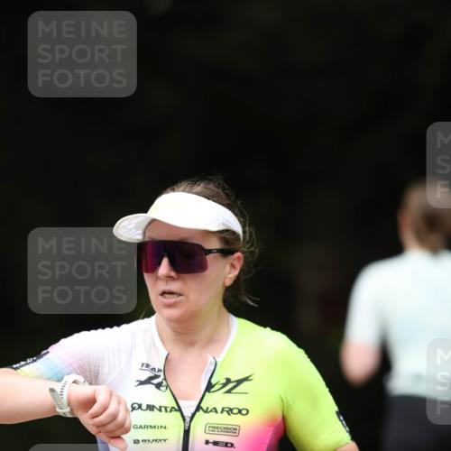 30.08.2026 - Elbe Triathlon Hamburg Antke Förster http://msf.ph/oto/10104266 30.08.2026 11:48:38 Laufen 944 meine-sportfotos.de