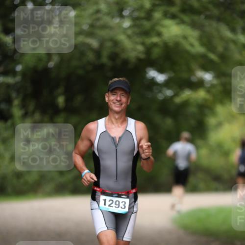 30.08.2026 - Elbe Triathlon Hamburg Antke Förster http://msf.ph/oto/10104268 30.08.2026 11:48:40 Laufen 1293 meine-sportfotos.de