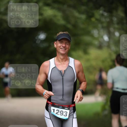 30.08.2026 - Elbe Triathlon Hamburg Antke Förster http://msf.ph/oto/10104270 30.08.2026 11:48:41 Laufen 1293 meine-sportfotos.de