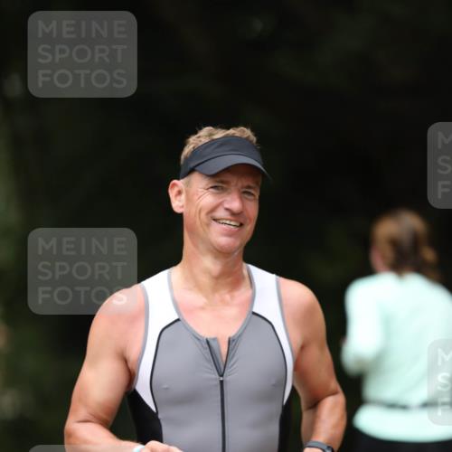 30.08.2026 - Elbe Triathlon Hamburg Antke Förster http://msf.ph/oto/10104274 30.08.2026 11:48:42 Laufen 1293 meine-sportfotos.de