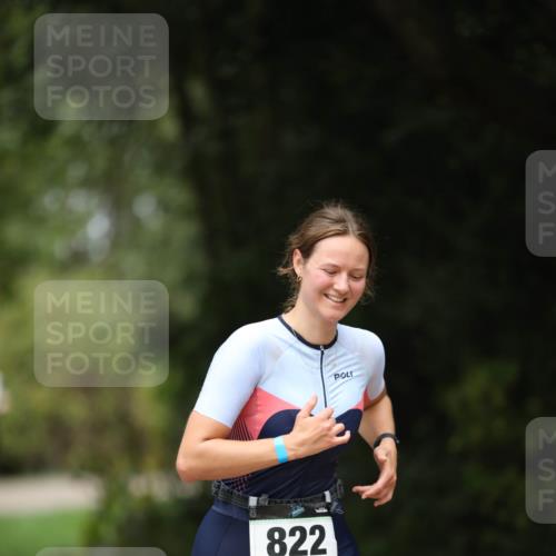 30.08.2026 - Elbe Triathlon Hamburg Antke Förster http://msf.ph/oto/10104284 30.08.2026 11:48:54 Laufen 822 meine-sportfotos.de