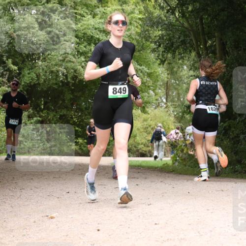 30.08.2026 - Elbe Triathlon Hamburg Antke Förster http://msf.ph/oto/10104285 30.08.2026 11:53:22 Laufen 1174, 849, 162 meine-sportfotos.de