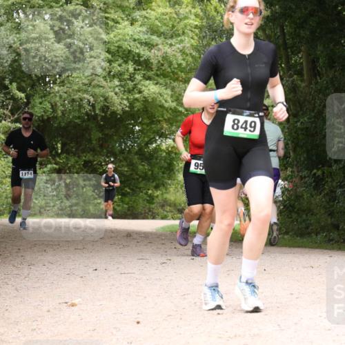 30.08.2026 - Elbe Triathlon Hamburg Antke Förster http://msf.ph/oto/10104287 30.08.2026 11:53:23 Laufen 95, 1174, 849 meine-sportfotos.de