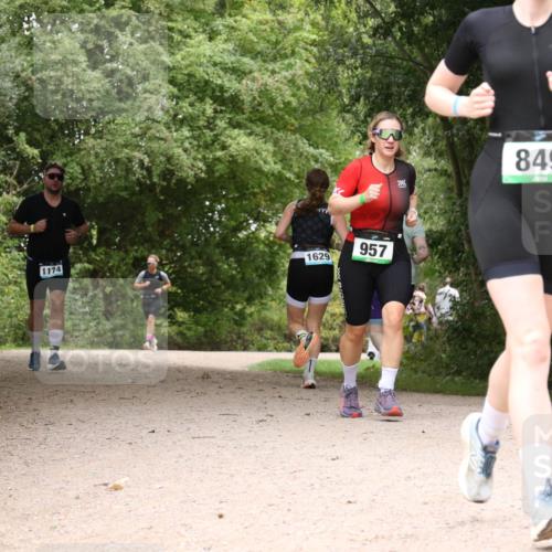 30.08.2026 - Elbe Triathlon Hamburg Antke Förster http://msf.ph/oto/10104289 30.08.2026 11:53:23 Laufen 1174, 1629, 957, 849 meine-sportfotos.de