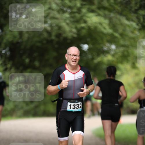 30.08.2026 - Elbe Triathlon Hamburg Antke Förster http://msf.ph/oto/10104304 30.08.2026 11:49:16 Laufen 1332, 3 meine-sportfotos.de