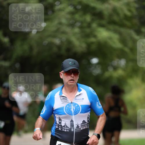 30.08.2026 - Elbe Triathlon Hamburg Antke Förster http://msf.ph/oto/10104310 30.08.2026 11:49:19 Laufen 1336 meine-sportfotos.de