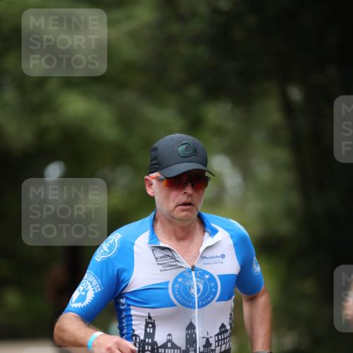 30.08.2026 - Elbe Triathlon Hamburg Antke Förster http://msf.ph/oto/10104312 30.08.2026 11:49:20 Laufen 1336 meine-sportfotos.de