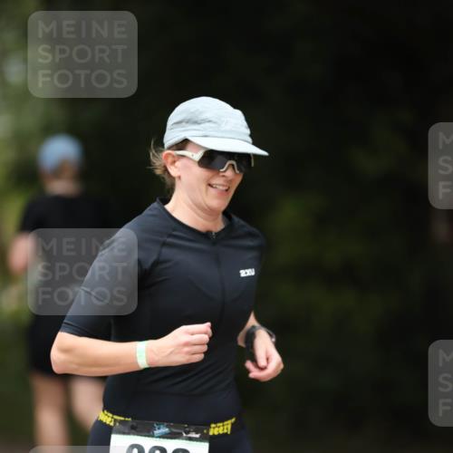 30.08.2026 - Elbe Triathlon Hamburg Antke Förster http://msf.ph/oto/10104320 30.08.2026 11:49:24 Laufen 932, 2 meine-sportfotos.de