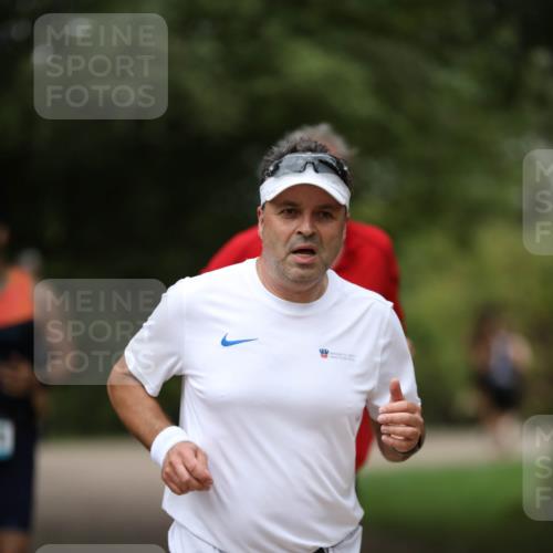 30.08.2026 - Elbe Triathlon Hamburg Antke Förster http://msf.ph/oto/10104330 30.08.2026 11:49:29 Laufen 1281 meine-sportfotos.de