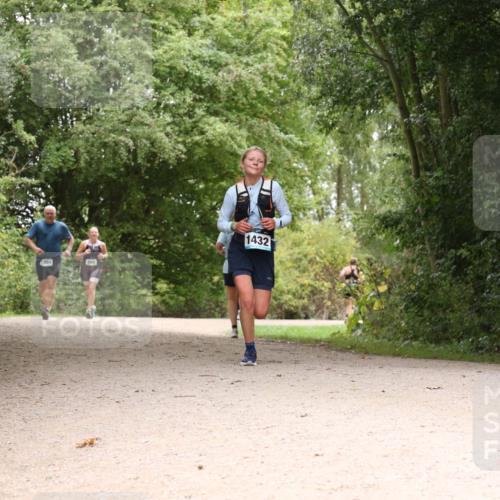 30.08.2026 - Elbe Triathlon Hamburg Antke Förster http://msf.ph/oto/10104335 30.08.2026 11:54:21 Laufen 304, 1432 meine-sportfotos.de