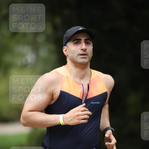 30.08.2026 - Elbe Triathlon Hamburg Antke Förster http://msf.ph/oto/10104338 30.08.2026 11:49:32 Laufen 1171 meine-sportfotos.de