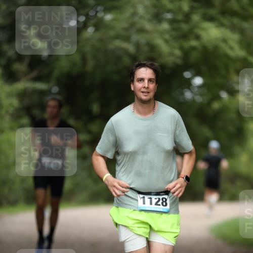 30.08.2026 - Elbe Triathlon Hamburg Antke Förster http://msf.ph/oto/10104340 30.08.2026 11:49:34 Laufen 1128 meine-sportfotos.de