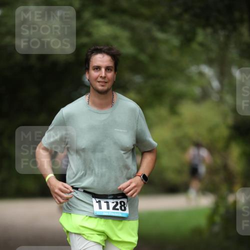 30.08.2026 - Elbe Triathlon Hamburg Antke Förster http://msf.ph/oto/10104342 30.08.2026 11:49:34 Laufen 1128 meine-sportfotos.de