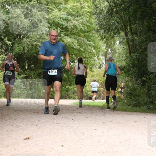 30.08.2026 - Elbe Triathlon Hamburg Antke Förster http://msf.ph/oto/10104345 30.08.2026 11:54:29 Laufen 860, 1304 meine-sportfotos.de