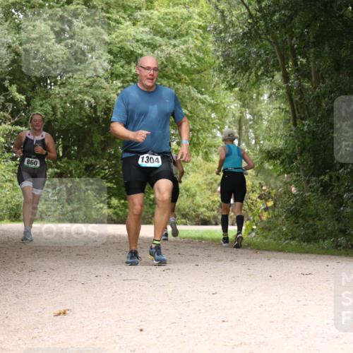 30.08.2026 - Elbe Triathlon Hamburg Antke Förster http://msf.ph/oto/10104347 30.08.2026 11:54:29 Laufen 860, 1304 meine-sportfotos.de