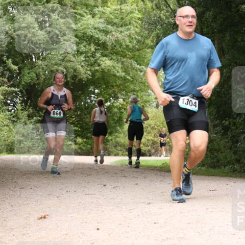 30.08.2026 - Elbe Triathlon Hamburg Antke Förster http://msf.ph/oto/10104351 30.08.2026 11:54:31 Laufen 860, 1304 meine-sportfotos.de