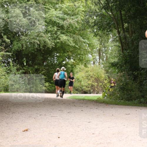 30.08.2026 - Elbe Triathlon Hamburg Antke Förster http://msf.ph/oto/10104361 30.08.2026 11:54:34 Laufen 860 meine-sportfotos.de