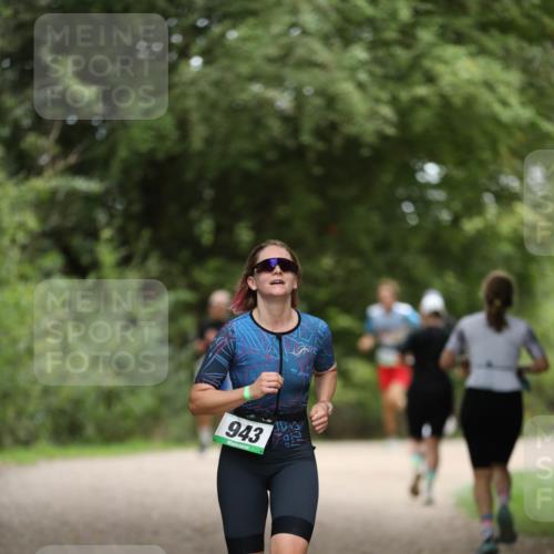 30.08.2026 - Elbe Triathlon Hamburg Antke Förster http://msf.ph/oto/10104364 30.08.2026 11:49:55 Laufen 943 meine-sportfotos.de