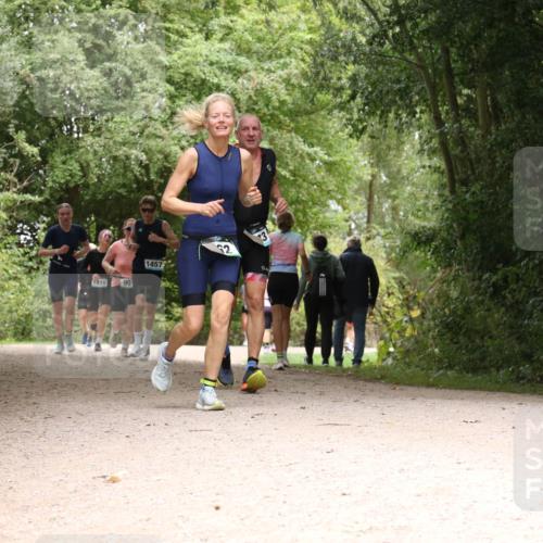 30.08.2026 - Elbe Triathlon Hamburg Antke Förster http://msf.ph/oto/10104373 30.08.2026 11:55:32 Laufen 1410, 90, 1457, 62 meine-sportfotos.de