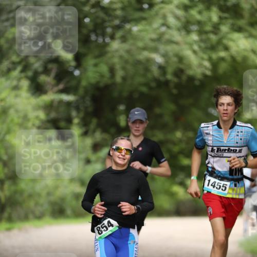 30.08.2026 - Elbe Triathlon Hamburg Antke Förster http://msf.ph/oto/10104382 30.08.2026 11:50:03 Laufen 854, 1056, 1455 meine-sportfotos.de