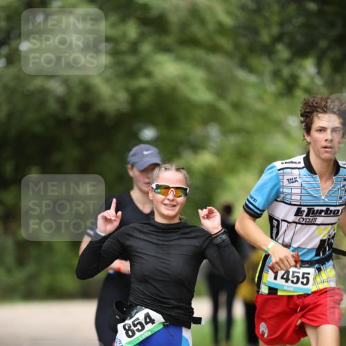 30.08.2026 - Elbe Triathlon Hamburg Antke Förster http://msf.ph/oto/10104386 30.08.2026 11:50:04 Laufen 854, 1455 meine-sportfotos.de
