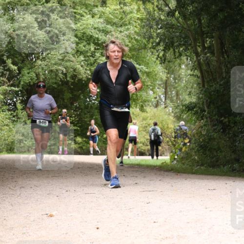 30.08.2026 - Elbe Triathlon Hamburg Antke Förster http://msf.ph/oto/10104395 30.08.2026 11:55:43 Laufen 940 meine-sportfotos.de