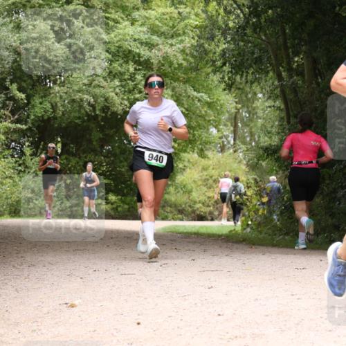 30.08.2026 - Elbe Triathlon Hamburg Antke Förster http://msf.ph/oto/10104399 30.08.2026 11:55:45 Laufen 940 meine-sportfotos.de