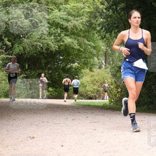 30.08.2026 - Elbe Triathlon Hamburg Antke Förster http://msf.ph/oto/10104427 30.08.2026 11:56:11 Laufen 1401 meine-sportfotos.de