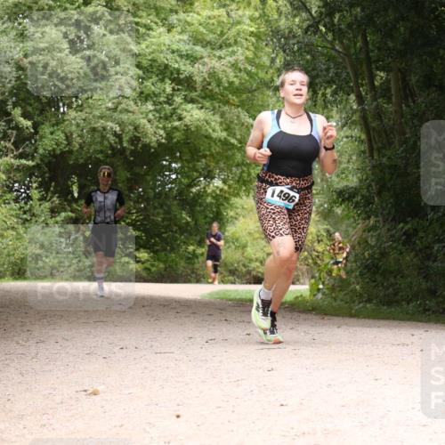 30.08.2026 - Elbe Triathlon Hamburg Antke Förster http://msf.ph/oto/10104441 30.08.2026 11:56:21 Laufen 1496 meine-sportfotos.de