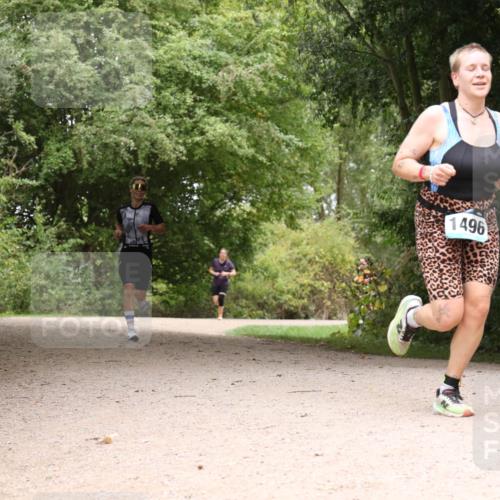 30.08.2026 - Elbe Triathlon Hamburg Antke Förster http://msf.ph/oto/10104443 30.08.2026 11:56:21 Laufen 1496 meine-sportfotos.de