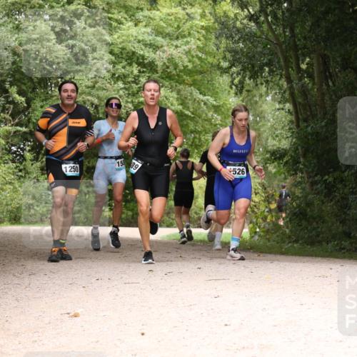 30.08.2026 - Elbe Triathlon Hamburg Antke Förster http://msf.ph/oto/10104465 30.08.2026 11:56:42 Laufen 2001, 1250, 158, 89, 526 meine-sportfotos.de