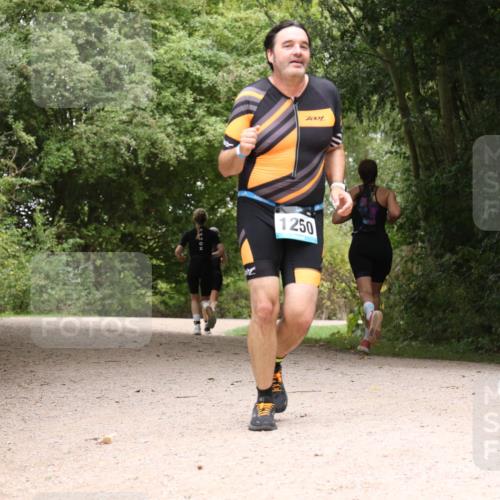 30.08.2026 - Elbe Triathlon Hamburg Antke Förster http://msf.ph/oto/10104473 30.08.2026 11:56:45 Laufen 7001, 1250, 158 meine-sportfotos.de