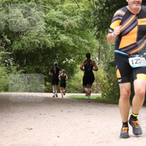 30.08.2026 - Elbe Triathlon Hamburg Antke Förster http://msf.ph/oto/10104475 30.08.2026 11:56:46 Laufen 1250, 1001 meine-sportfotos.de