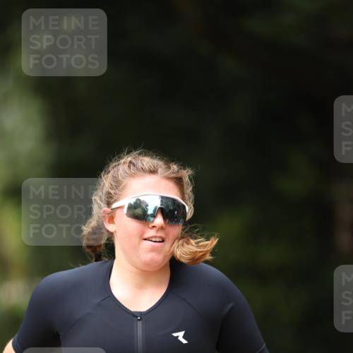 30.08.2026 - Elbe Triathlon Hamburg Antke Förster http://msf.ph/oto/10104476 30.08.2026 11:51:49 Laufen 86 meine-sportfotos.de