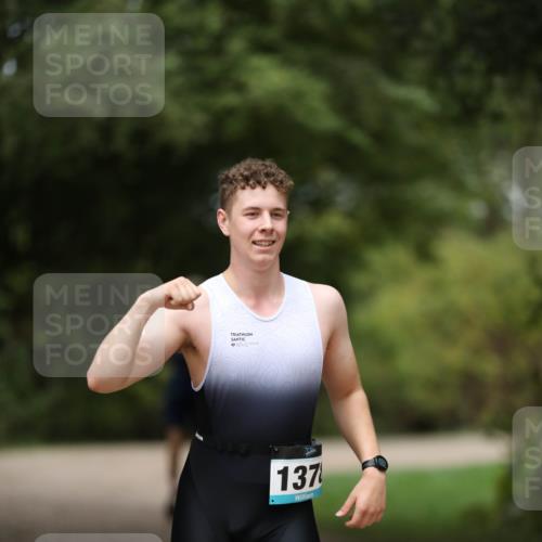 30.08.2026 - Elbe Triathlon Hamburg Antke Förster http://msf.ph/oto/10104492 30.08.2026 11:52:11 Laufen 137 meine-sportfotos.de