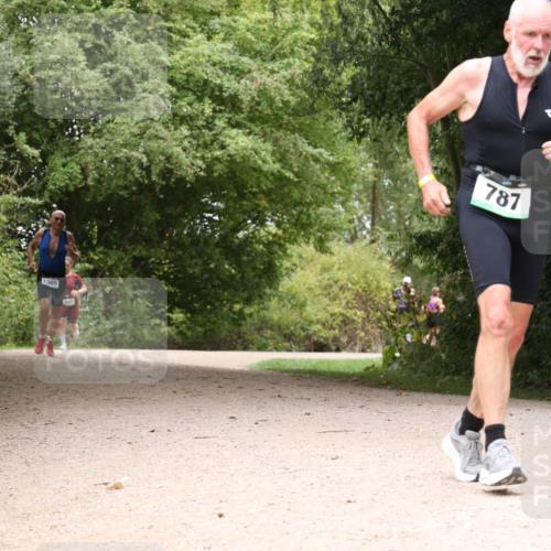 30.08.2026 - Elbe Triathlon Hamburg Antke Förster http://msf.ph/oto/10104497 30.08.2026 11:57:32 Laufen 1365, 801, 787 meine-sportfotos.de