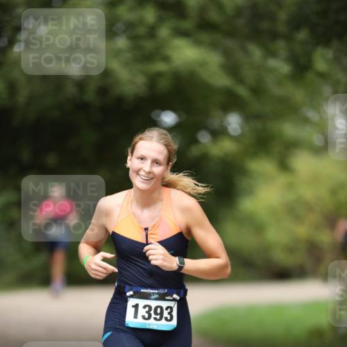 30.08.2026 - Elbe Triathlon Hamburg Antke Förster http://msf.ph/oto/10104514 30.08.2026 11:52:21 Laufen 1393 meine-sportfotos.de