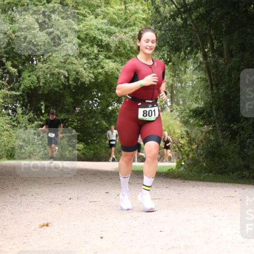 30.08.2026 - Elbe Triathlon Hamburg Antke Förster http://msf.ph/oto/10104515 30.08.2026 11:57:44 Laufen 801 meine-sportfotos.de
