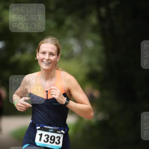 30.08.2026 - Elbe Triathlon Hamburg Antke Förster http://msf.ph/oto/10104516 30.08.2026 11:52:21 Laufen 1393 meine-sportfotos.de
