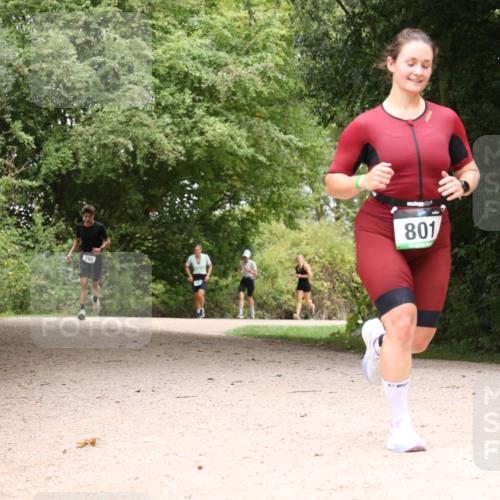 30.08.2026 - Elbe Triathlon Hamburg Antke Förster http://msf.ph/oto/10104517 30.08.2026 11:57:44 Laufen 794, 801 meine-sportfotos.de