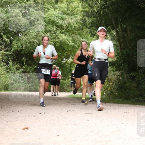 30.08.2026 - Elbe Triathlon Hamburg Antke Förster http://msf.ph/oto/10104535 30.08.2026 11:57:56 Laufen 1419 meine-sportfotos.de