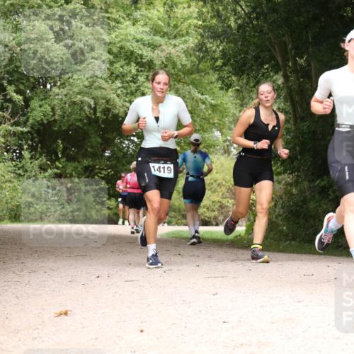 30.08.2026 - Elbe Triathlon Hamburg Antke Förster http://msf.ph/oto/10104537 30.08.2026 11:57:57 Laufen 1419 meine-sportfotos.de