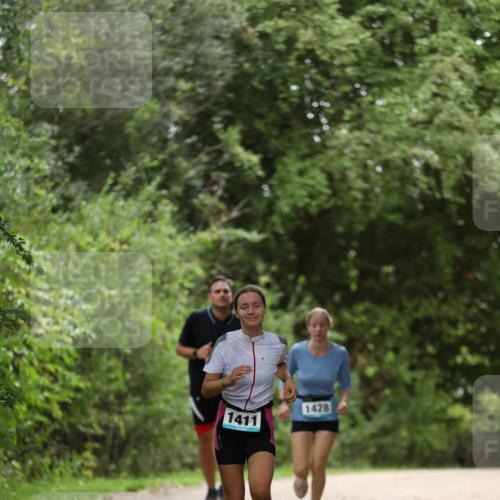 30.08.2026 - Elbe Triathlon Hamburg Antke Förster http://msf.ph/oto/10104540 30.08.2026 11:52:43 Laufen 1411, 1428 meine-sportfotos.de