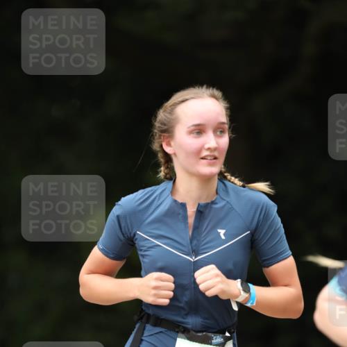 30.08.2026 - Elbe Triathlon Hamburg Antke Förster http://msf.ph/oto/10104580 30.08.2026 11:53:15 Laufen 198 meine-sportfotos.de