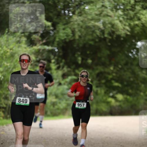30.08.2026 - Elbe Triathlon Hamburg Antke Förster http://msf.ph/oto/10104586 30.08.2026 11:53:21 Laufen 849, 957 meine-sportfotos.de
